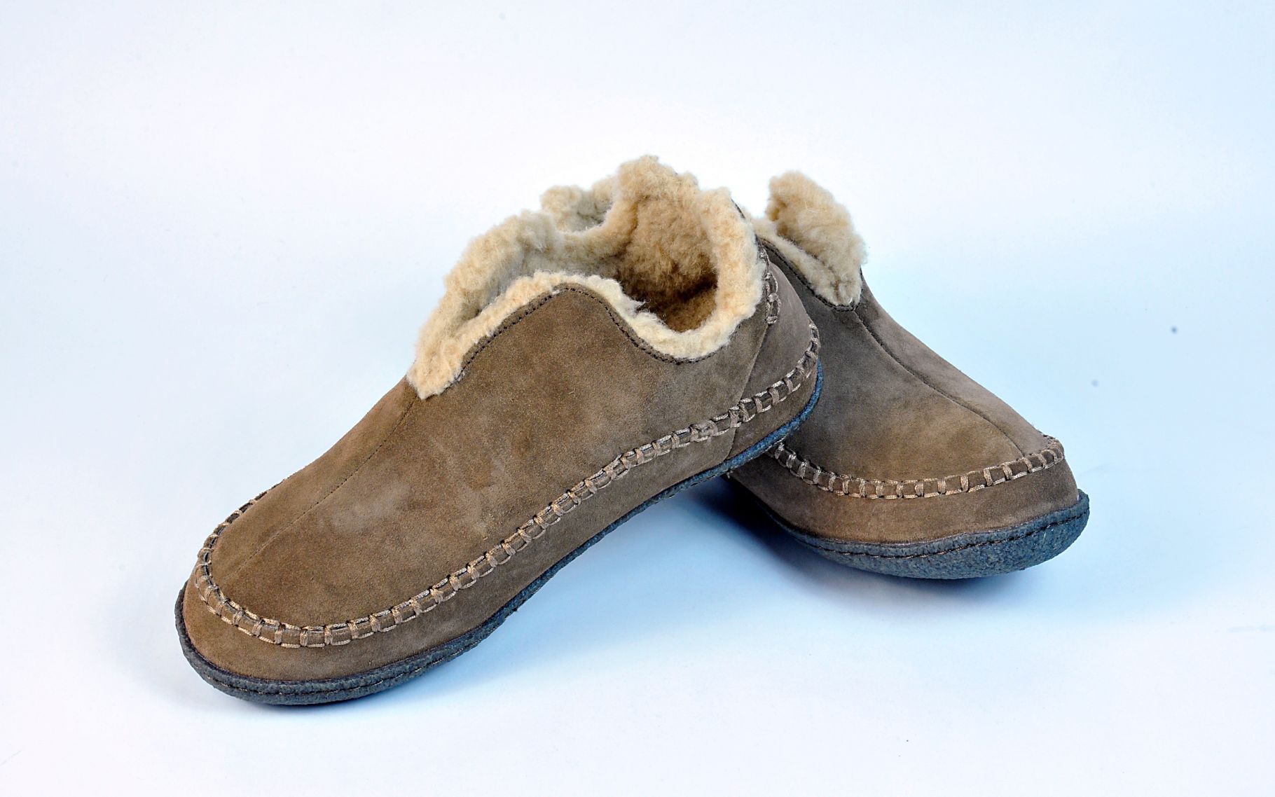 120317-SPC-manawanslippers.jpg